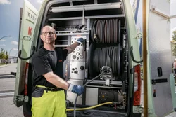 Rohrreinigung bei verstopftem Abfluss